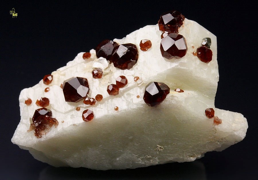 gem GARNET var. SPESSARTINE