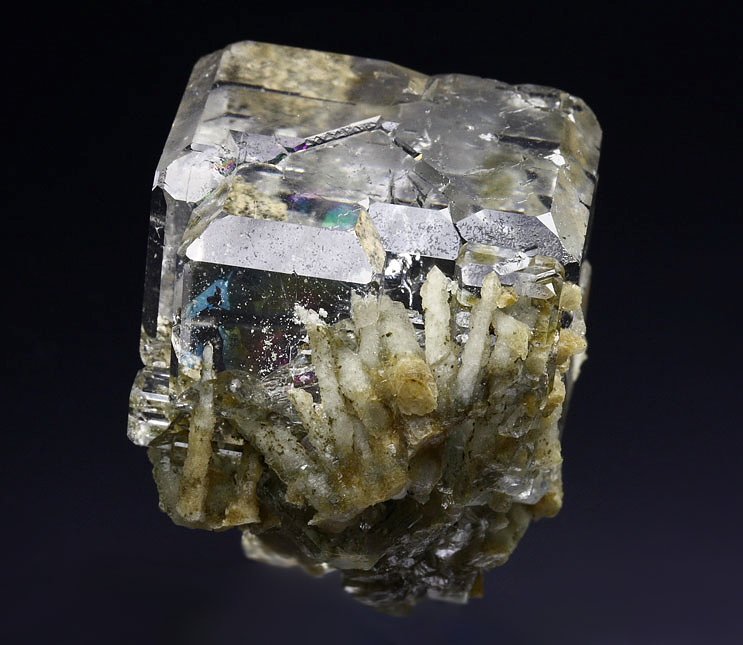 water-clear FLUORITE impaled with QUARTZ