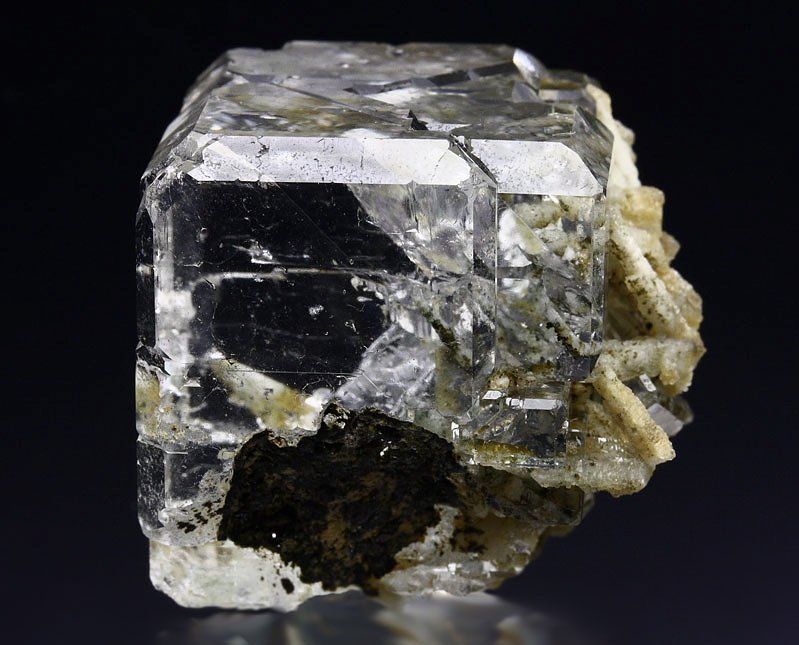 water-clear FLUORITE impaled with QUARTZ