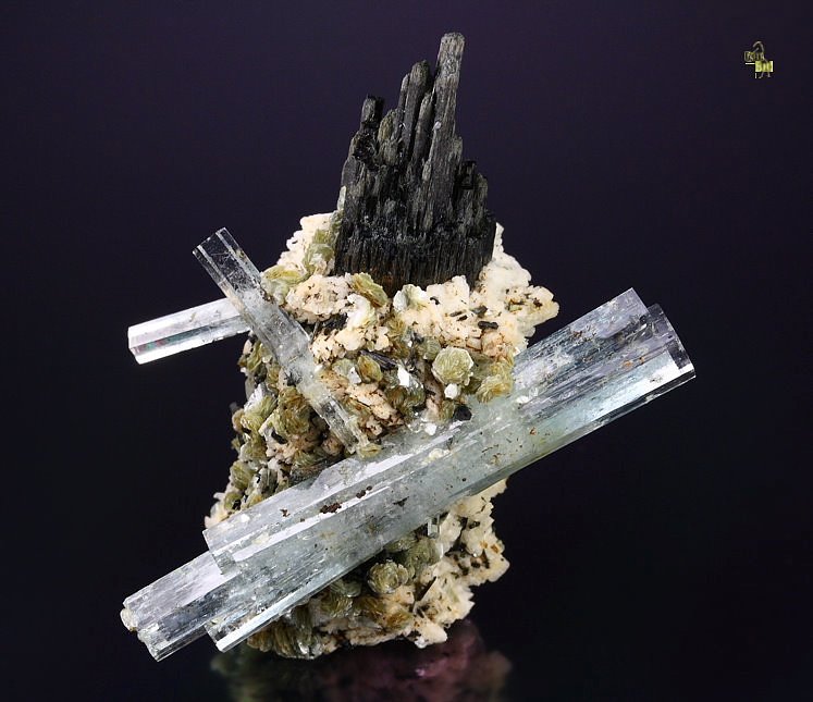 BERYL var. AQUAMARINE, TOURMALINE SCHORL, MUSCOVITE, FELDSPAR