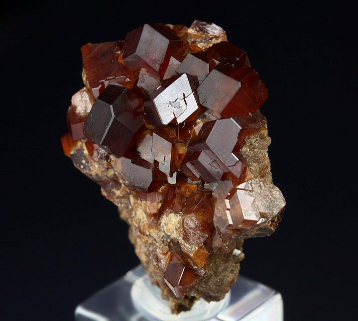 gemmy GARNET var. HESSONITE