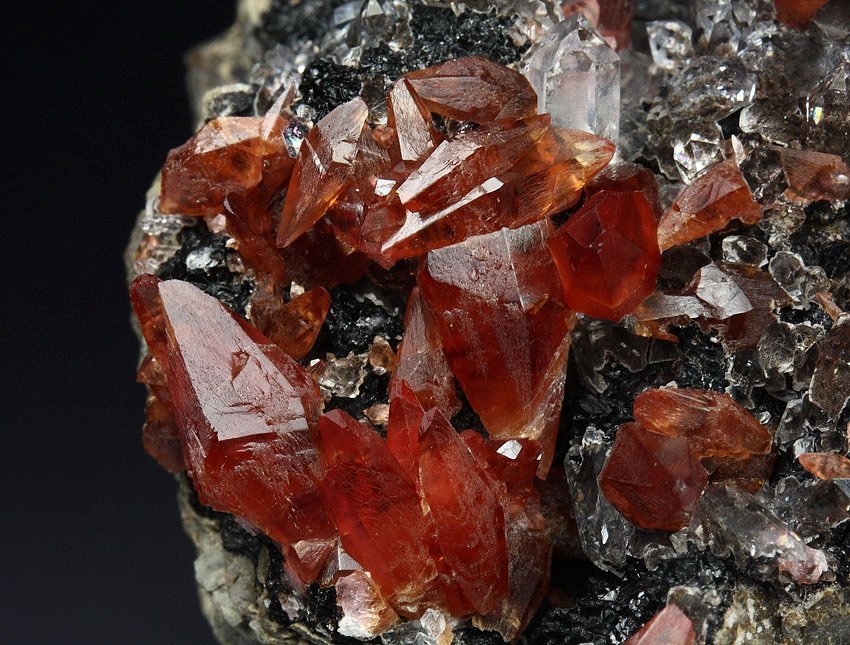 gem RHODOCHROSITE, QUARTZ