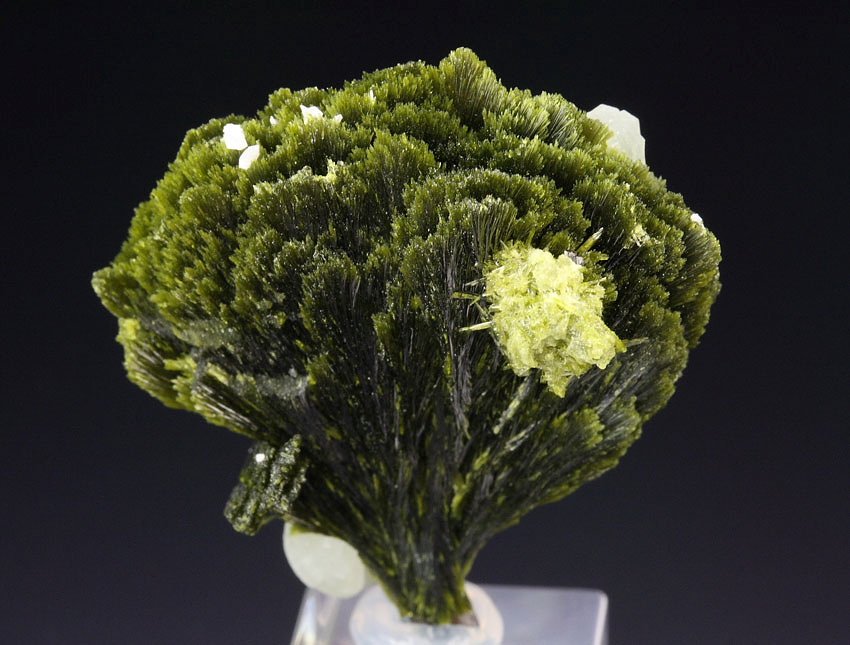 new find - EPIDOTE, PREHNITE