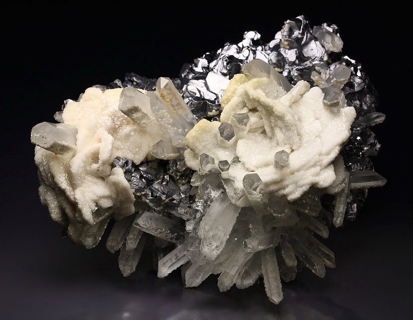 new find - GALENA SPINEL LAW TWIN, flowers CALCITE, QUARTZ