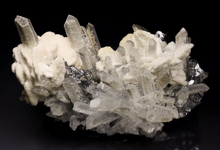 new find - GALENA SPINEL LAW TWIN, flowers CALCITE, QUARTZ