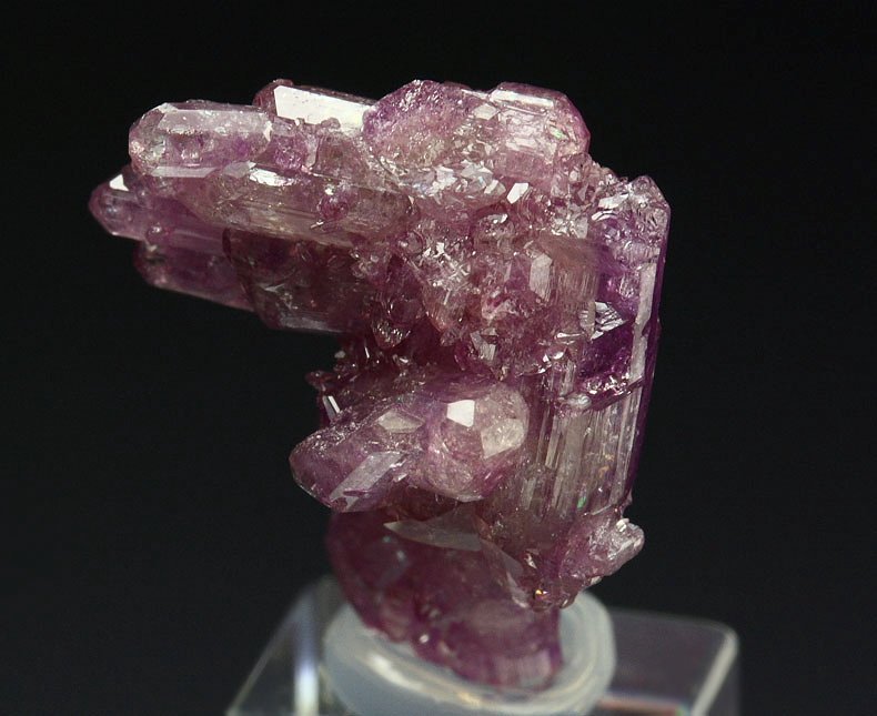 gem VESUVIANITE var. MANGANOAN