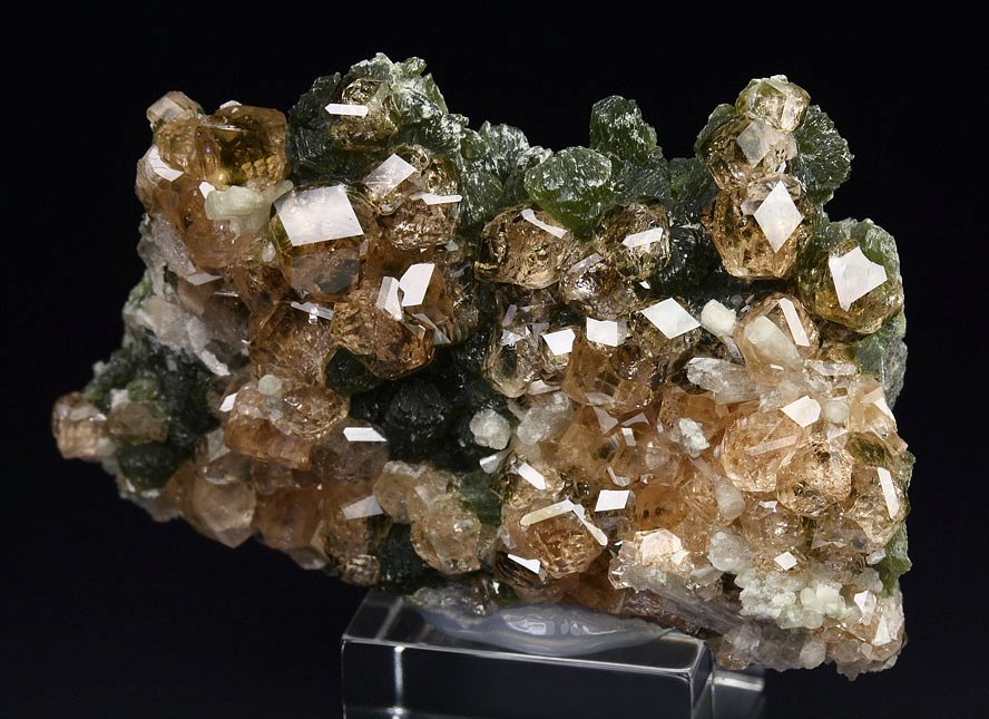 gem GARNET var. GROSSULAR, CLINOCHLORE, DIOPSIDE