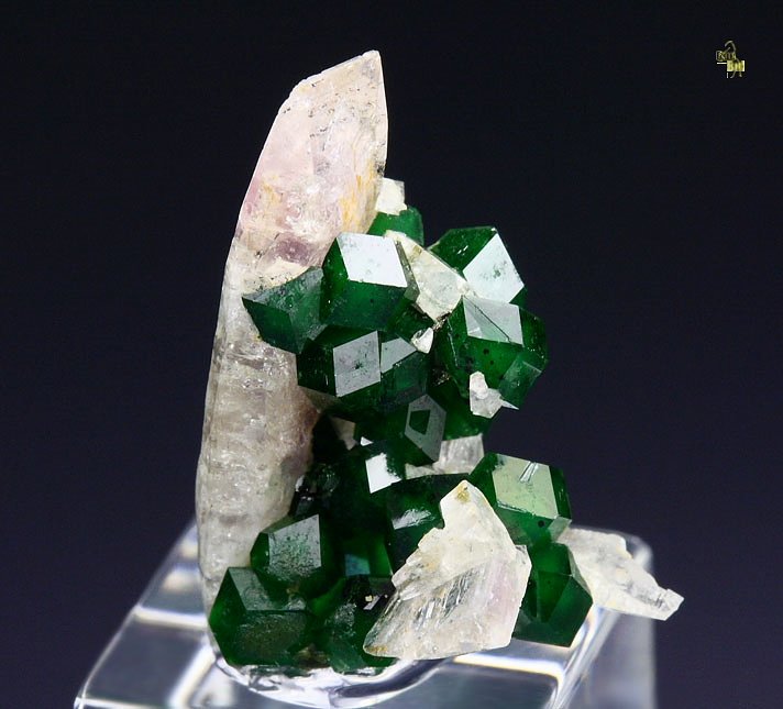 gem GARNET var. GROSSULAR var. CHROMIAN, HEAZLEWOODITE, DIOPSIDE