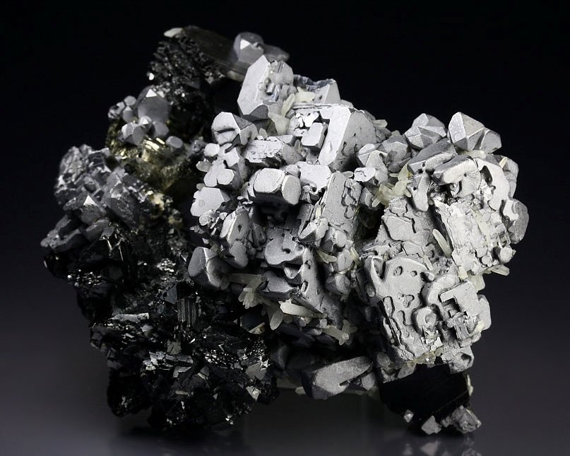 skeletal GALENA, SPHALERITE, PYRITE, QUARTZ