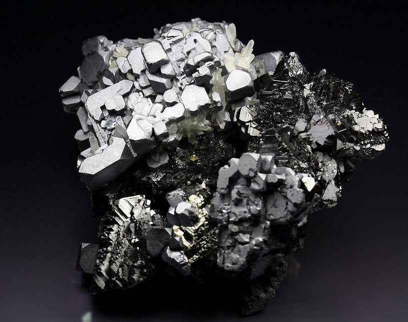 skeletal GALENA, SPHALERITE, PYRITE, QUARTZ