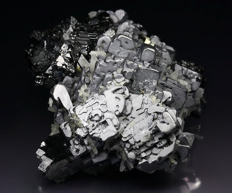 skeletal GALENA, SPHALERITE, PYRITE, QUARTZ