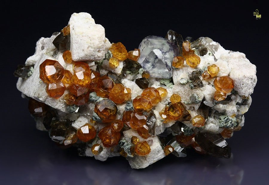 gem GARNET var. SPESSARTINE, FLUORITE, QUARTZ var. SMOKY, MUSCOVITE, MICROCLINE