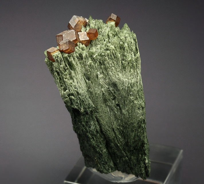 GARNET var. ANDRADITE, HEDENBERGITE