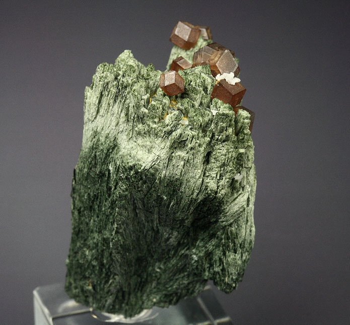 GARNET var. ANDRADITE, HEDENBERGITE