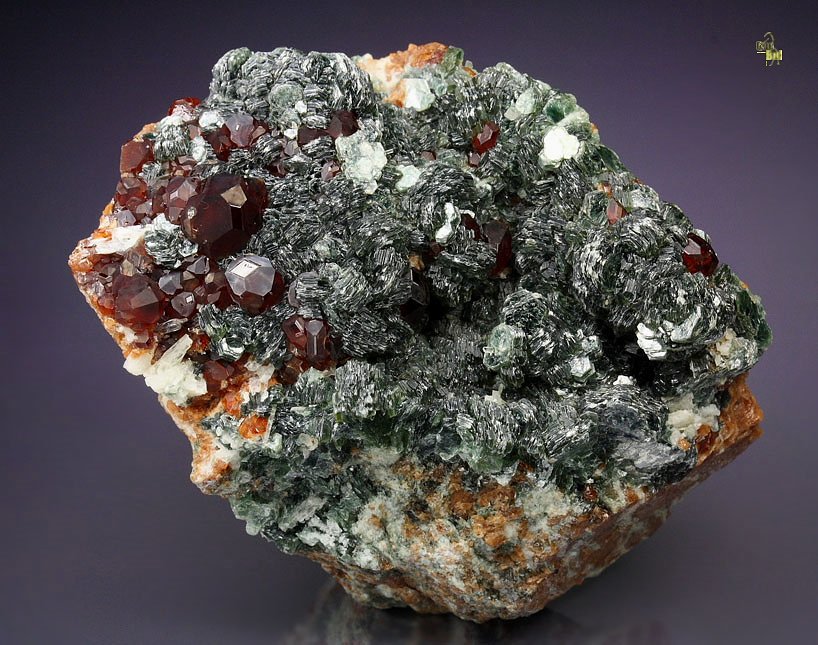 gem GARNET var. HESSONITE, CLINOCHLORE, DIOPSIDE