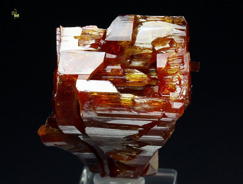 gemmy skeletal VANADINITE