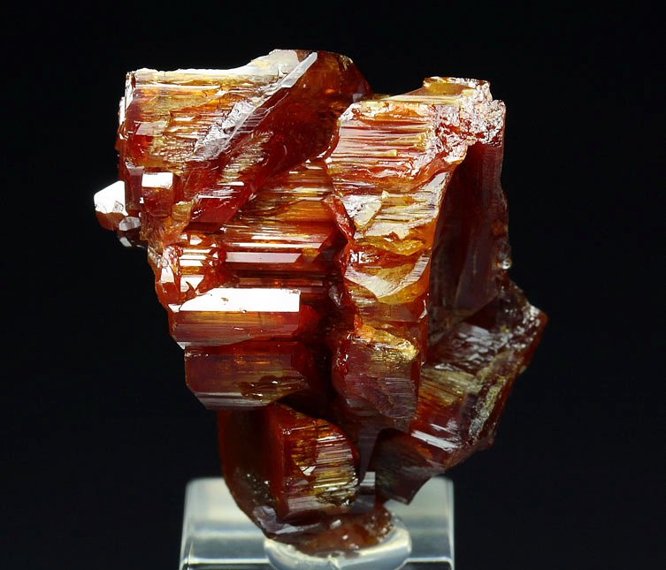 gemmy skeletal VANADINITE