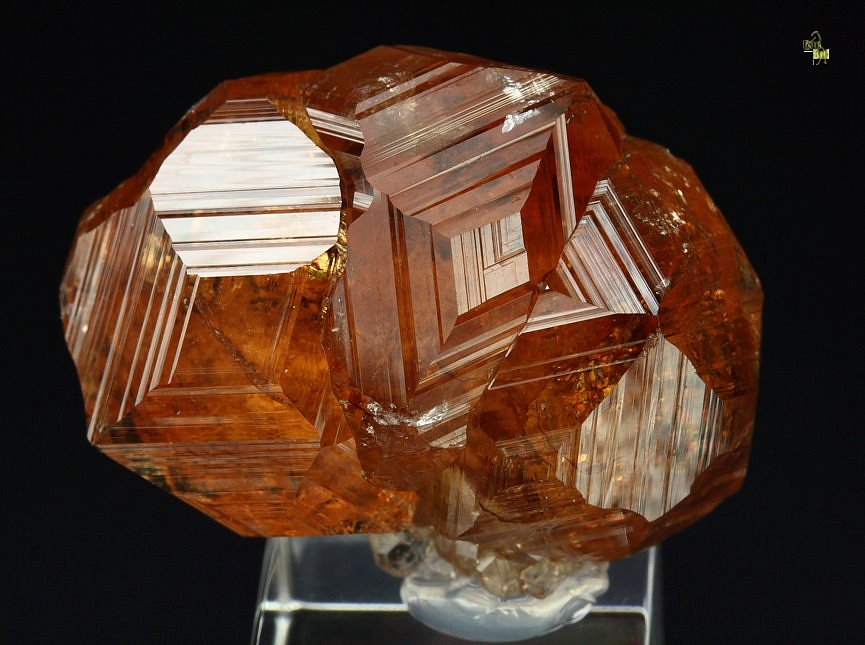 gem GARNET var. GROSSULAR 