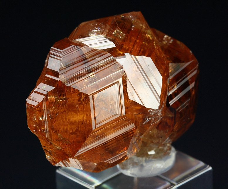 gem GARNET var. GROSSULAR 