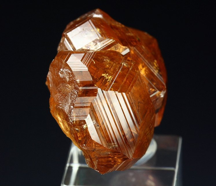 gem GARNET var. GROSSULAR 