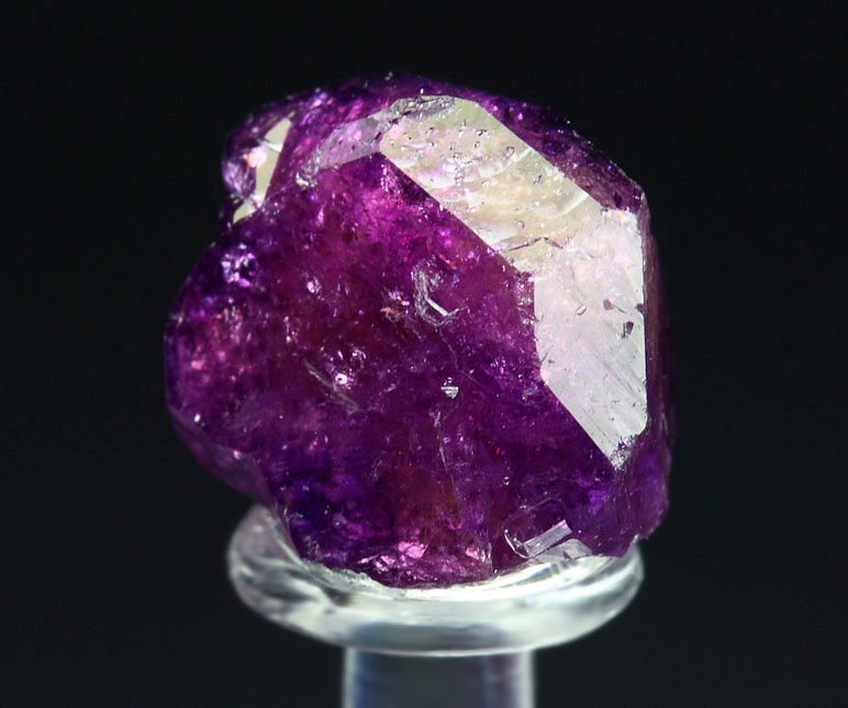 gem VESUVIANITE var. MANGANOAN