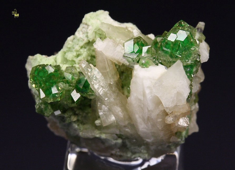 gem GARNET var. GROSSULAR with GREEN CHROMIAN PHANTOMS, PREHNITE