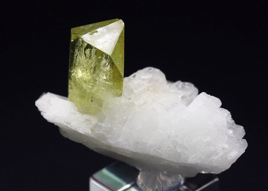 gem BRAZILIANITE, ALBITE