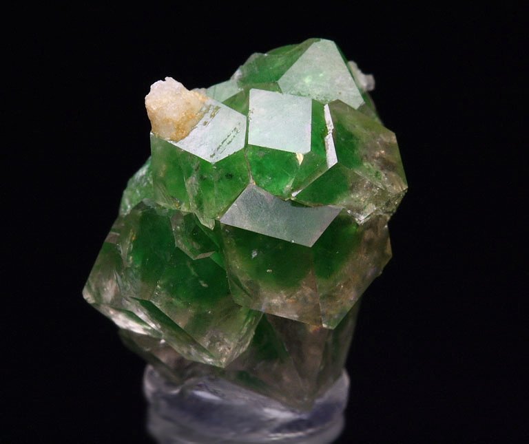 GARNET var. GROSSULAR with GREEN PHANTOMS