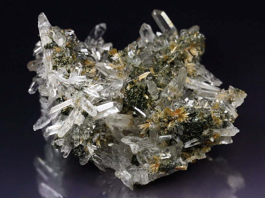 CLINOZOISITE, CLINOCHLORE, QUARTZ