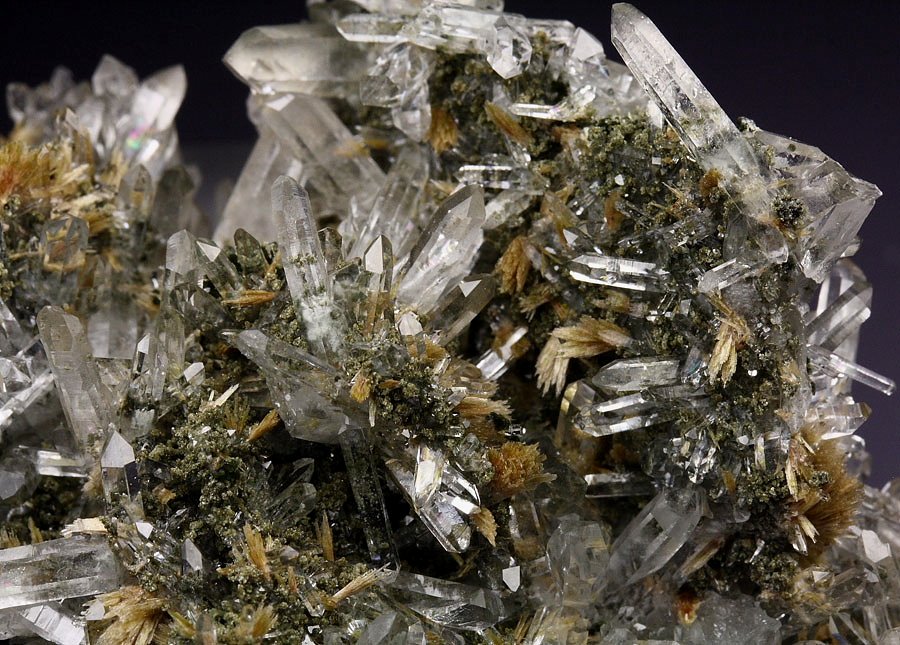 CLINOZOISITE, CLINOCHLORE, QUARTZ