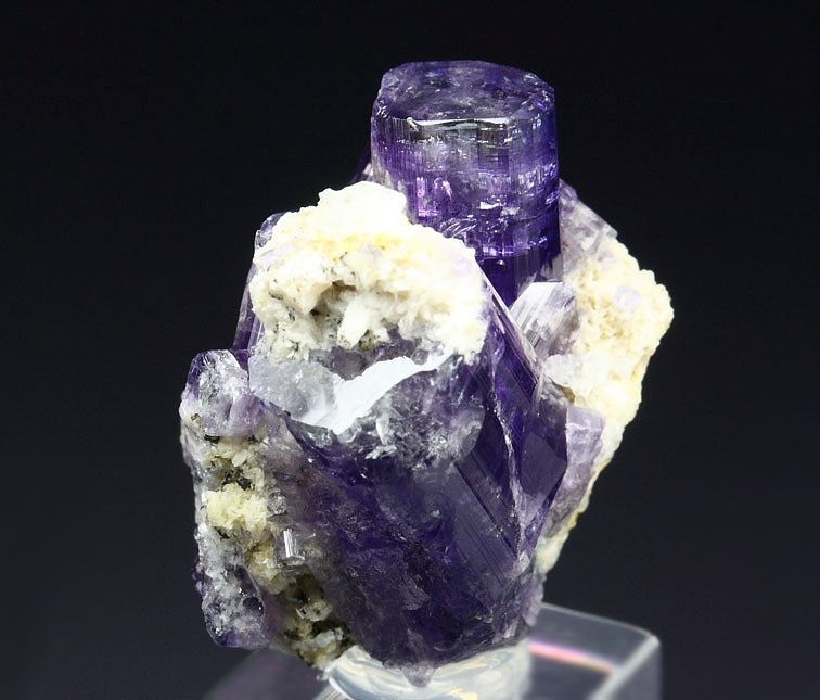 gem FLUORAPATITE, ALBITE