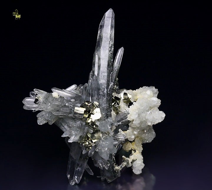 bi-terminated QUARTZ, PYRITE, CALCITE - floater