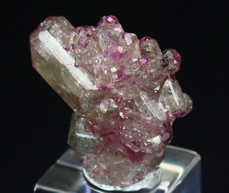 gem VESUVIANITE with RASPBERRY CAPS 