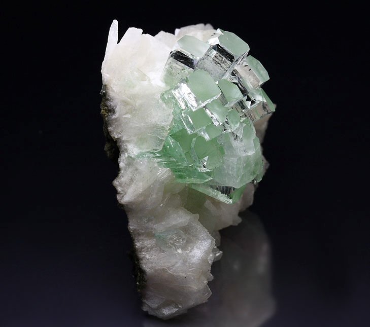 FLUORAPOPHYLLITE-(K) disco ball, STILBITE