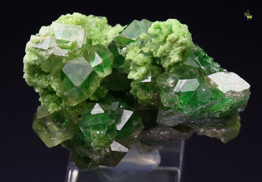 gem GARNET var. GROSSULAR with GREEN CHROMIAN PHANTOMS, DIOPSIDE