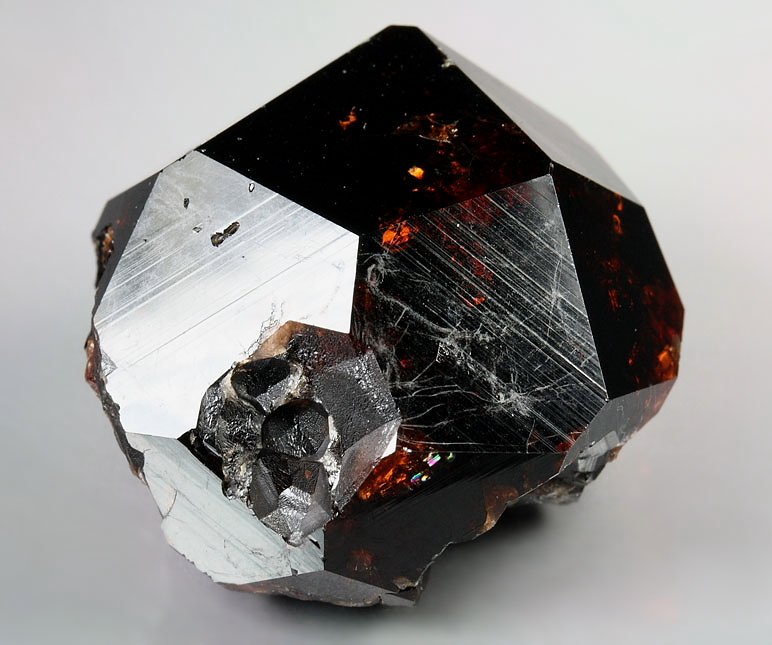 gem GARNET var. SPESSARTINE