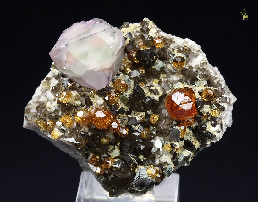 FLUORITE, gem GARNET var. SPESSARTINE, QUARTZ var. SMOKY, MUSCOVITE