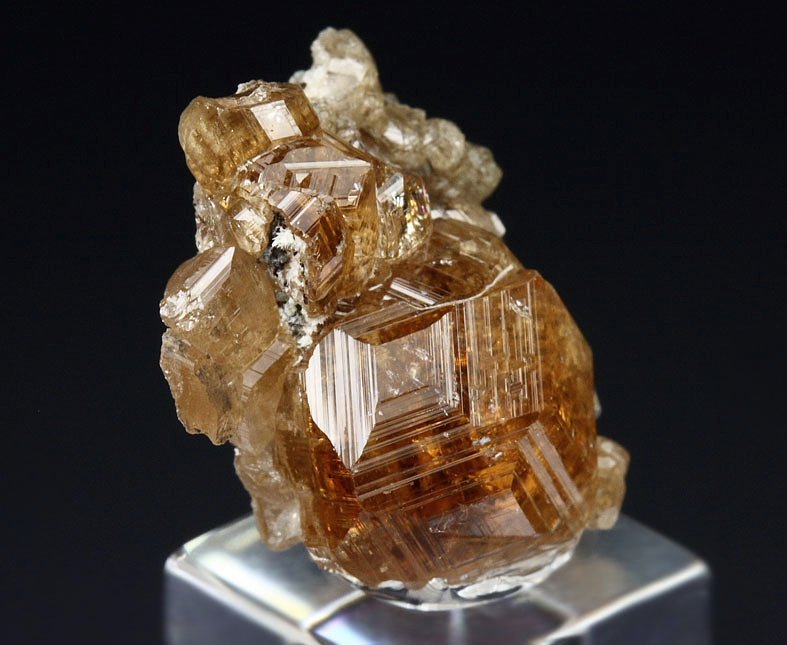 gem GARNET var. GROSSULAR