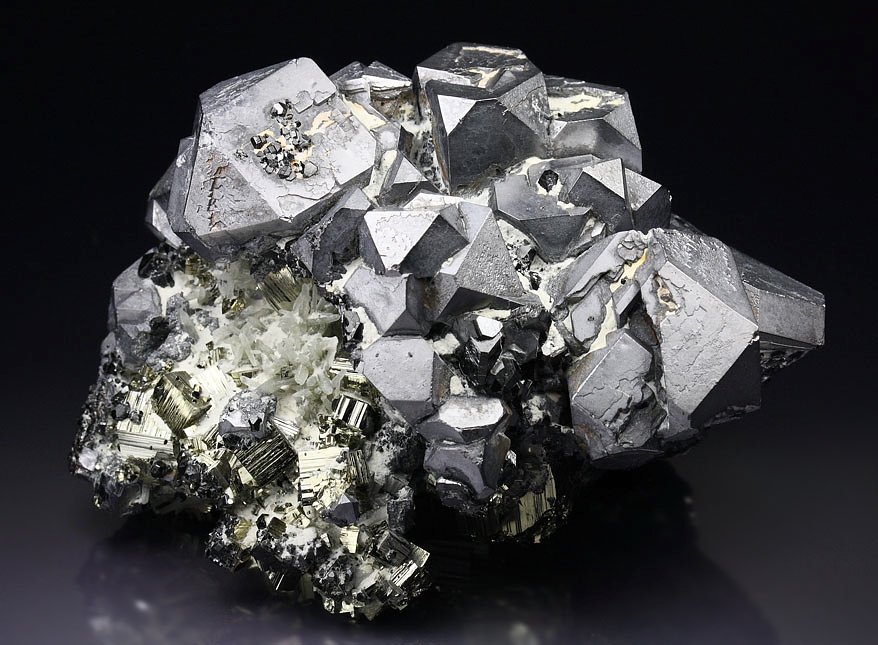 twinned GALENA, PYRITE, QUARTZ, SPHALERITE