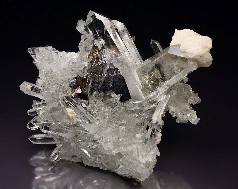 QUARTZ var. JAPAN LAW TWIN, GALENA, PYRITE, CALCITE