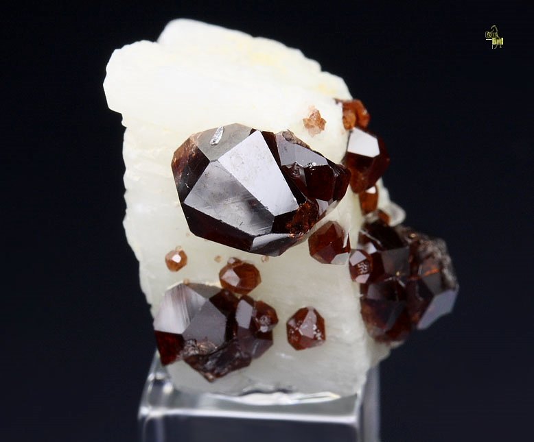 gem GARNET var. SPESSARTINE