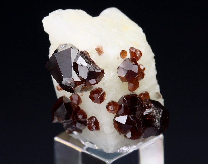 gem GARNET var. SPESSARTINE