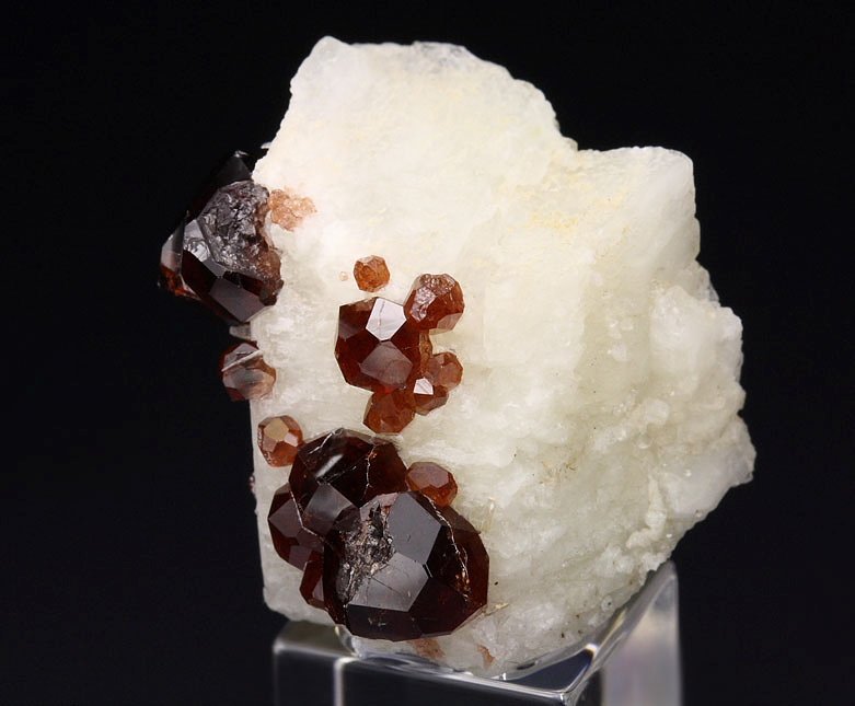 gem GARNET var. SPESSARTINE