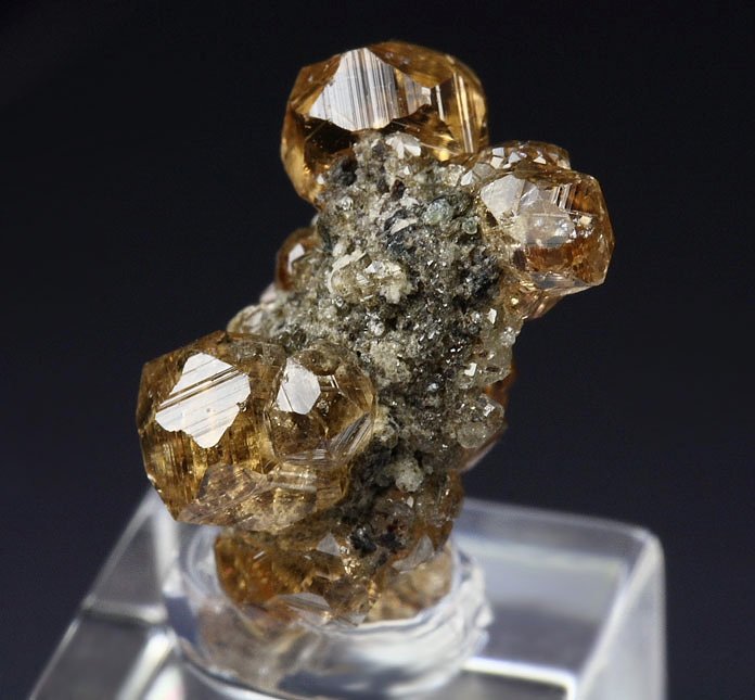 gem GARNET var. GROSSULAR