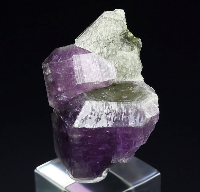 gem FLUORAPATITE, MUSCOVITE