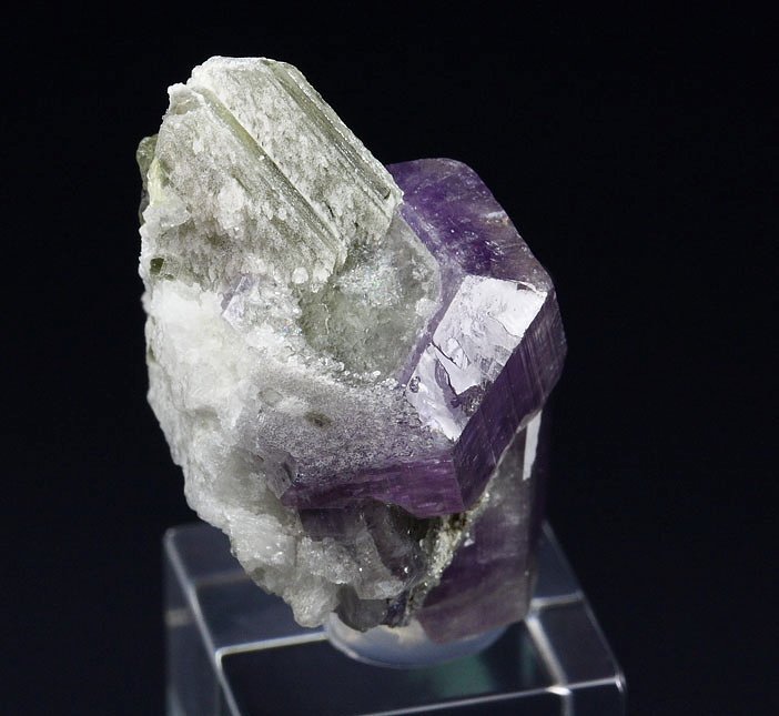 gem FLUORAPATITE, MUSCOVITE