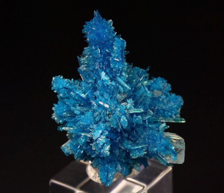 PENTAGONITE, CALCITE