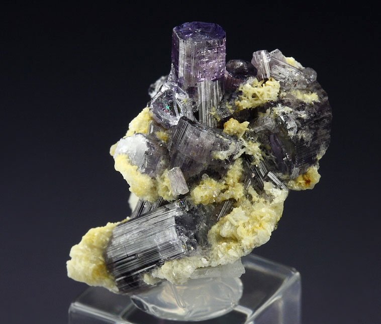 gem FLUORAPATITE, ALBITE