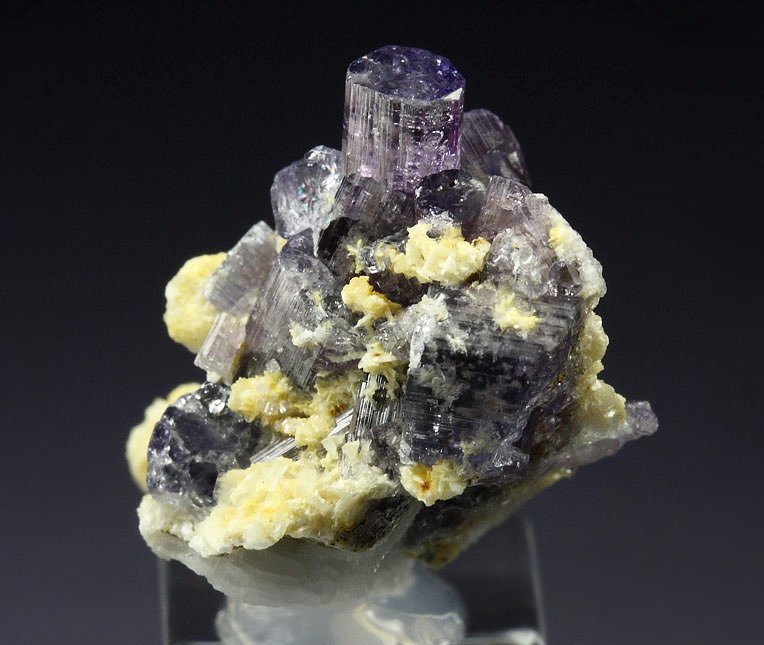 gem FLUORAPATITE, ALBITE