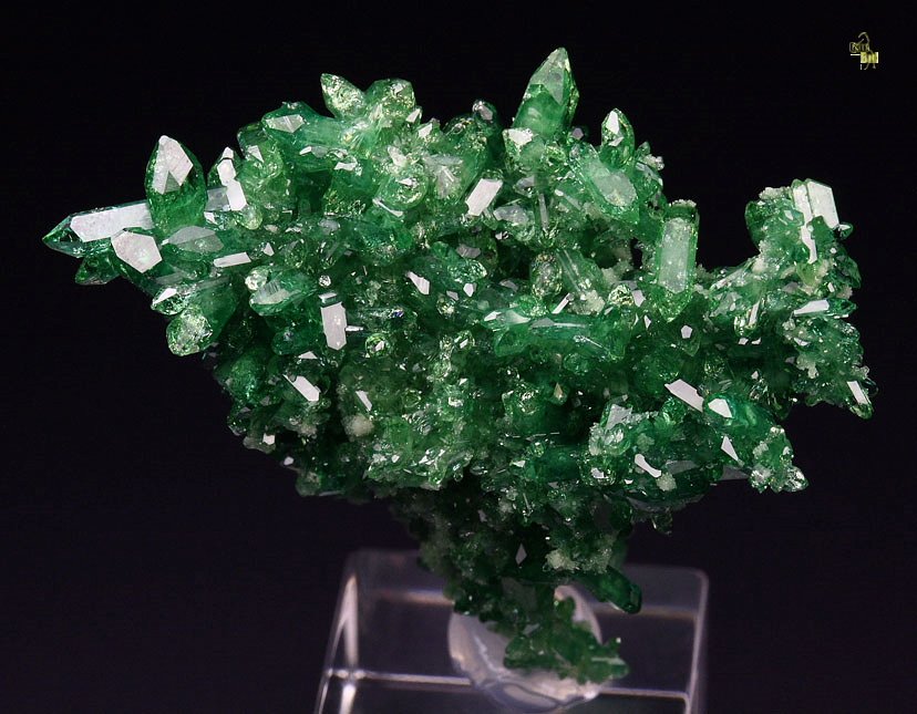 gem VESUVIANITE var. CHROMIAN bi-terminated